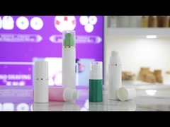 A024 सफेद बोतल और चांदी की रेखा के साथ सफेद टोपी सीरम लोशन के लिए पीपी वायुहीन बोतल